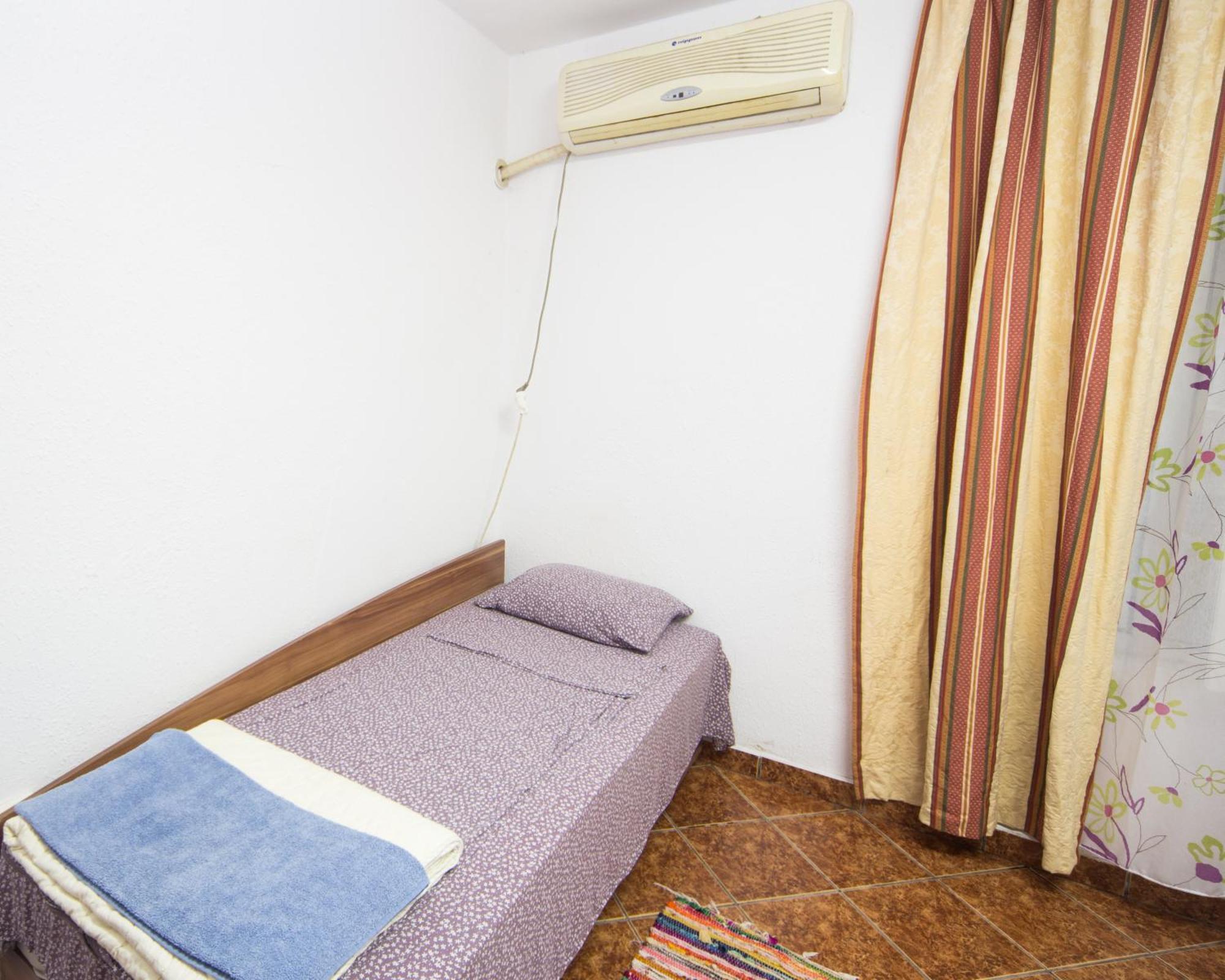 Center - Basic Flat - 10 Min To The Beach Lägenhet Burgas Exteriör bild