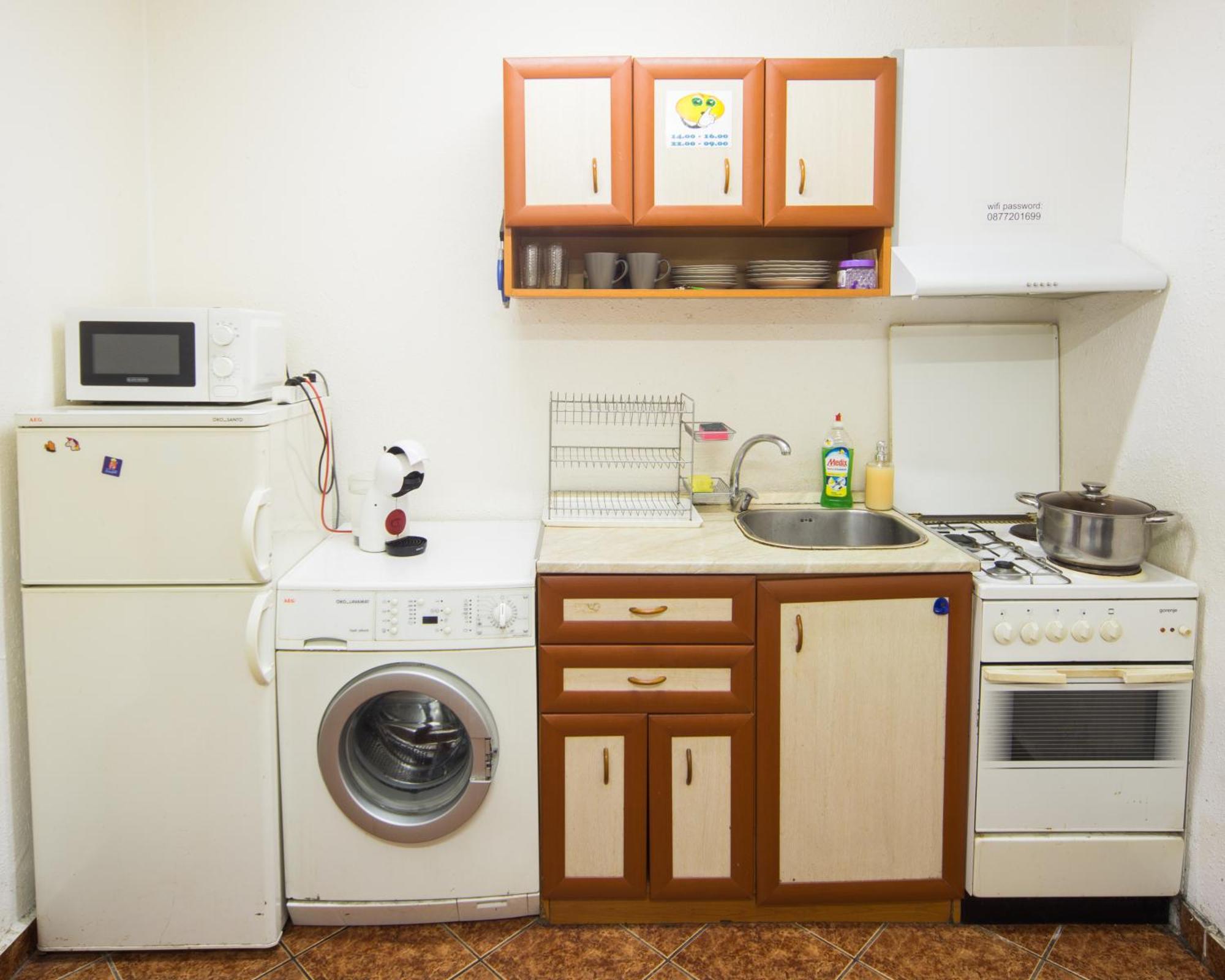 Center - Basic Flat - 10 Min To The Beach Lägenhet Burgas Exteriör bild