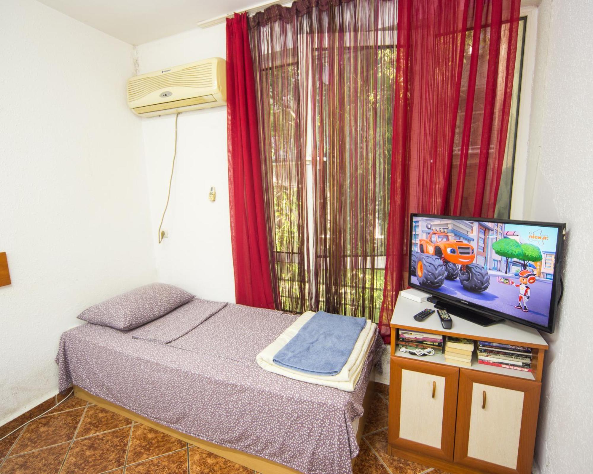 Center - Basic Flat - 10 Min To The Beach Lägenhet Burgas Exteriör bild
